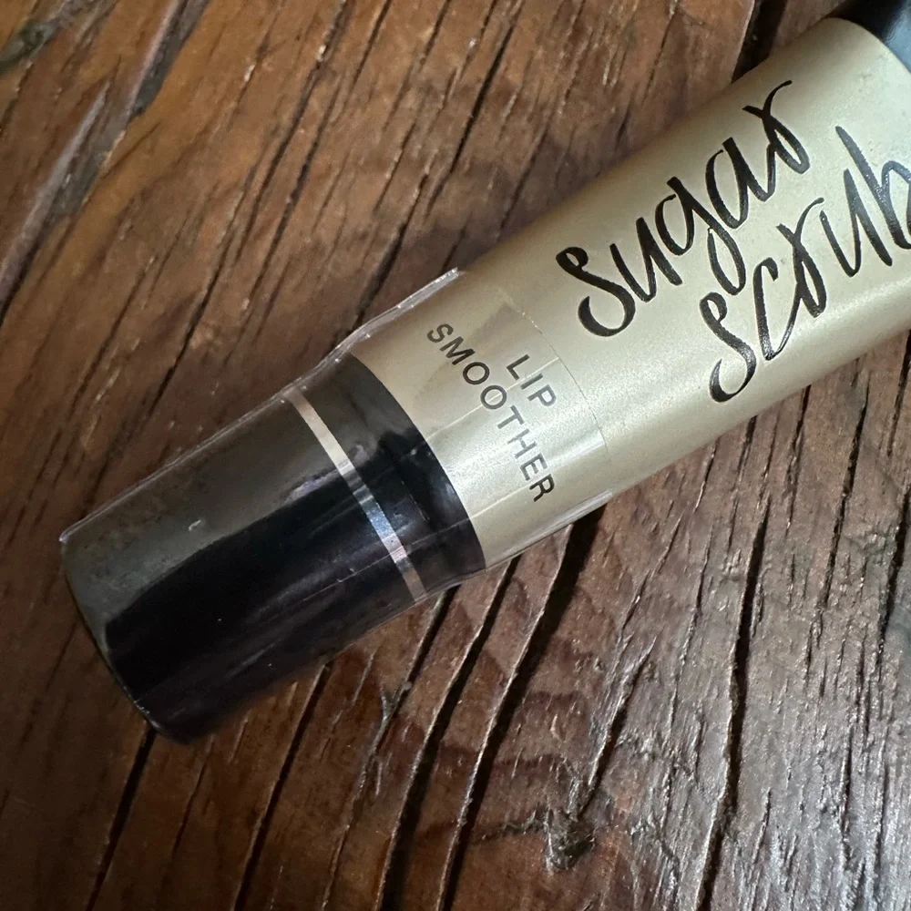 Victoria’s Secret Sugar Scrub Lip Smoother